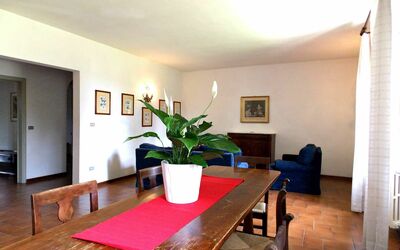 Senni 4: Pièce, Propriété, Bâtiment, Design Intérieur, Meubles, Sol, Maison, Salon, Plafond, Dur