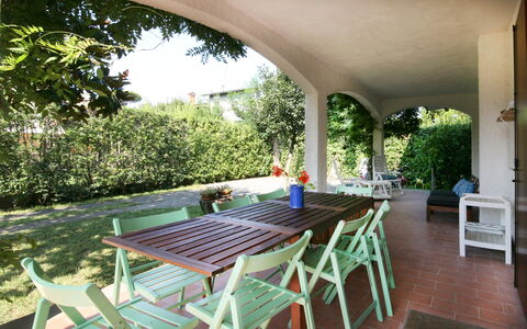 Villa Del Forte: Propriété, Bâtiment, Immobilier, Maison, Meubles, Pièce, Table, Villa, Porche, Patio