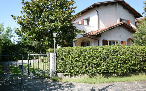 Villa Del Forte: Propriété, Maison, Immobilier, Domicile, Bâtiment, Chalet, Arbre, Villa, Lot Terre, Zone Rurale