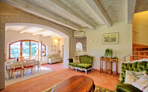 Casa Fioraie: Pièce, Bâtiment, Propriété, Design Intérieur, Plafond, Salon, Meubles, Immobilier, Maison, Sol