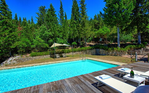 Casa Fioraie: Piscine, Propriété, Paysage Naturel, Immobilier, Maison, Biens, Domicile, Loisir, Herbe, Arrière-Cour