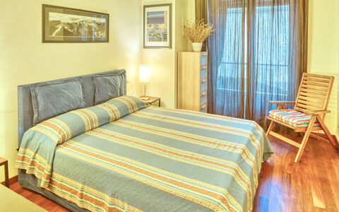 Dai Fiorentini - Apartment In Levanto: Chambre, Lit, Meubles, Drap De Lit, Pièce, Propriété, Cadre De Lit, Literie, Sol, Design Intérieur