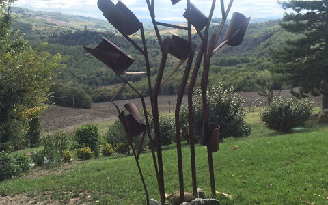 Casale De Conti: Sculpture, Arbre, Art, Botanique, Plante, Herbe, Parc, Structure De Nonbuilding, Métal