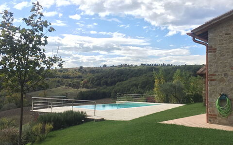 Casale De Conti: Propriété, Herbe, Lot Terre, Paysage Naturel, Pelouse, Complexe Sportif, Ciel, Maison, Immobilier, Domicile