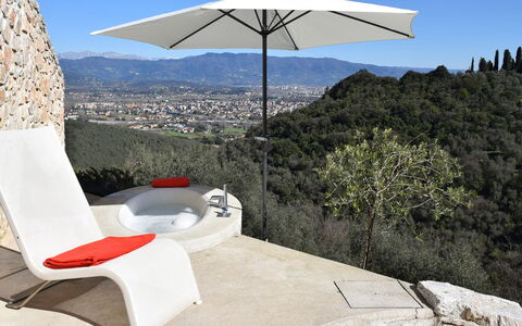 Villetta Farfallina: Propriété, Meubles, Parapluie, Table, Accessoire De Mode, Maison, Ombre, Pièce, Architecture, Immobilier