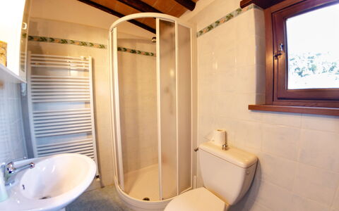 Orto Degli Olivi Proprietà: Salle De Bains, Propriété, Pièce, Luminaire Plomberie, Immobilier, Architecture, Bâtiment, Domicile, Baignoire, Design Intérieur