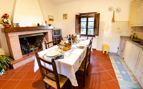 Orto Degli Olivi Proprietà: Pièce, Propriété, Meubles, Salle À Manger, Bâtiment, Design Intérieur, Sol, Maison, Immobilier, Table