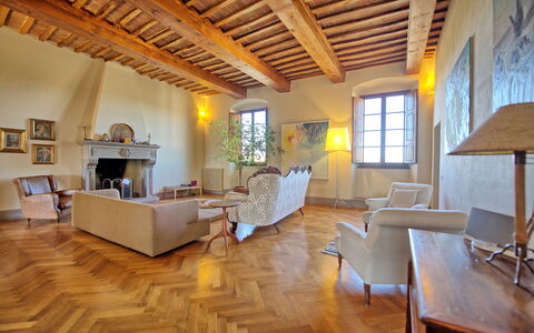 Palazzo Del Capitano: Propriété, Bâtiment, Pièce, Design Intérieur, Sol, Parquet, Meubles, Salon, Maison, Dur