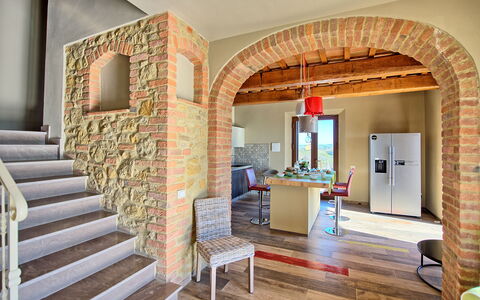 Villa Massimiliano: Propriété, Bâtiment, Design Intérieur, Pièce, Cambre, Brique, Architecture, Maison, Mur, Sol