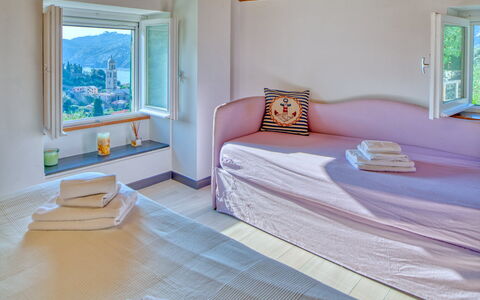 Il Frantoio Del Mesco - Levanto: Bois, Éclairage, Pièce, Design Intérieur, Lit, Propriété, Textile, Mur, Literie, Chambre