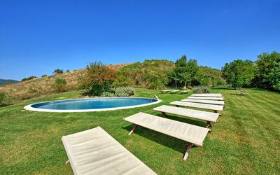 Tenuta Di Spineto: Propriété, Herbe, Paysage Naturel, Immobilier, Maison, Biens, Piscine, Lot Terre, Domicile, Pelouse
