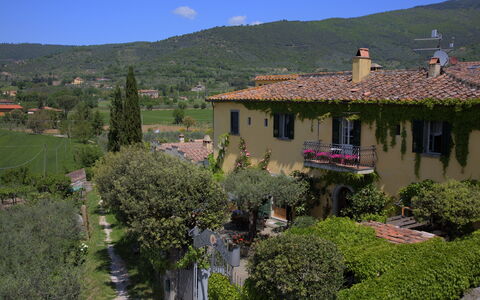 Villa Toppani Del Sodo: Village De Montagne, Propriété, Paysage Naturel, Zone Rurale, Village, Bâtiment, Maison, Zone Résidentielle, Domicile, Biens