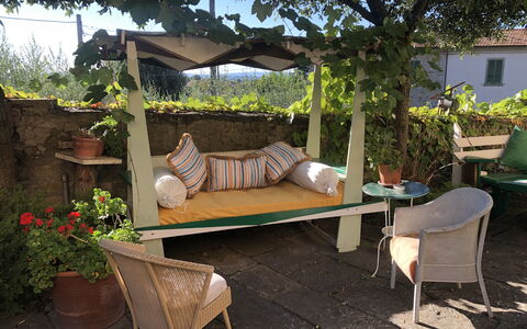 Villa Toppani Del Sodo: Arrière-Cour, Tableau De Plein Air, Patio, Propriété, Cour, Meubles, Mobilier De Jardin, Table, Aménagement Paysager, Jardin