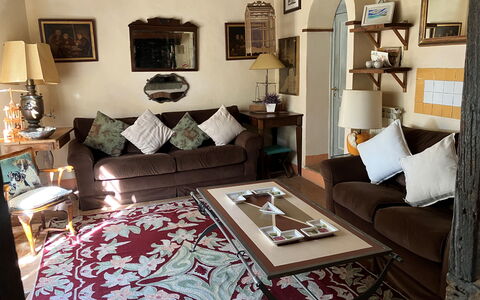 Villa Toppani Del Sodo: Cadre, Meubles, Confort, Éclairage, Design Intérieur, Lampe, Sol, Sol, Bois, Salon