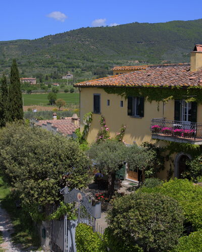 Villa Toppani Del Sodo: Village De Montagne, Propriété, Paysage Naturel, Zone Rurale, Village, Bâtiment, Maison, Zone Résidentielle, Domicile, Biens