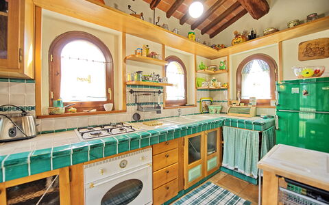 Villa Poggiospinoso: Propriété, Pièce, Bâtiment, Cuisine, Meubles, Comptoir, Design Intérieur, Maison, Cabinetry, Immobilier