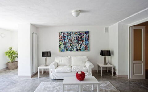 Villa Sole: Canapé, Propriété, Meubles, Plante, Table, Bois, Confort, Salon, Design Intérieur, Plante D'Appartement