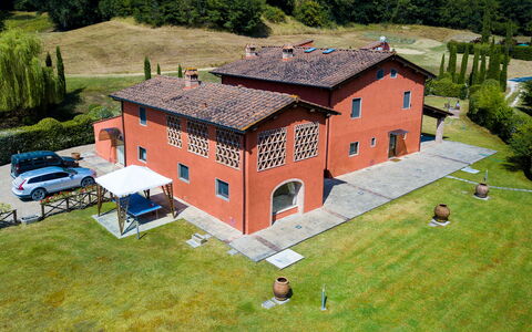 Villa Rossa: Maison, Lot Terre, Paysage, Zone Résidentielle, Toit, Domicile, Zone Rurale, Pelouse, Jardin, Chalet