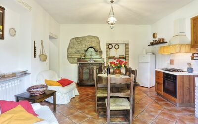 Spiga: Meubles, Cabinetry, Cadre, Table, Éclairage, Bois, Plante D'Appartement, Design Intérieur, Salon, Tiroir