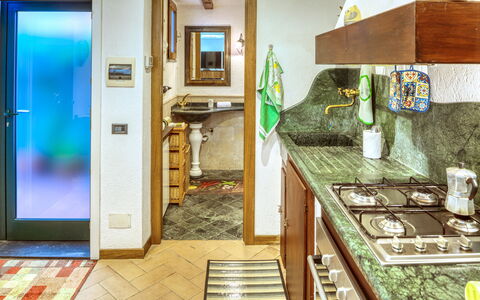 Mario - Levanto: Vert, Pièce, Design Intérieur, Porte, Sol, Accueil Porte, Gaz Poele, Cuisinière, Maison