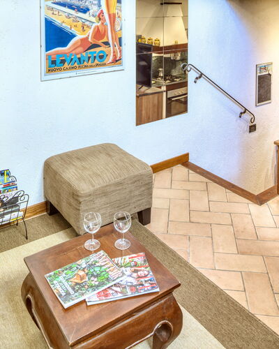 Mario - Levanto: Pièce, Design Intérieur, Canapé, Design Intérieur, Cadre, Dur, Salon, Table Basse, Linge, Canapé-Lit