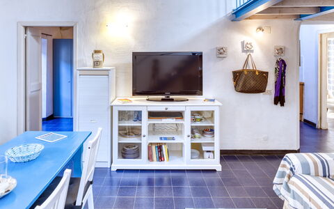 Appartamento Ivana - Levanto: Bois, Pièce, Design Intérieur, Propriété, Sol, Mur, Sol, Domicile, Meubles