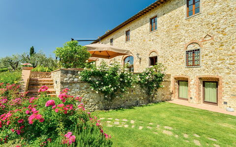 Villa Sole Del Chianti: Plante, Fleur, Bâtiment, Fenêtre, Propriété, Ciel, Arbre, Paysage Naturel, Lot Terre, Maison