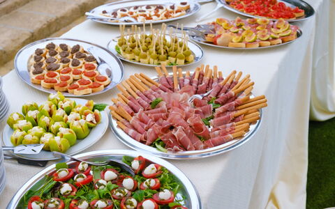 Borgo San Vincenti: Aliments, Vaisselle, Ingrédient, Nourriture À Manger Avec Les Doigts, Vaisselle, Brunch