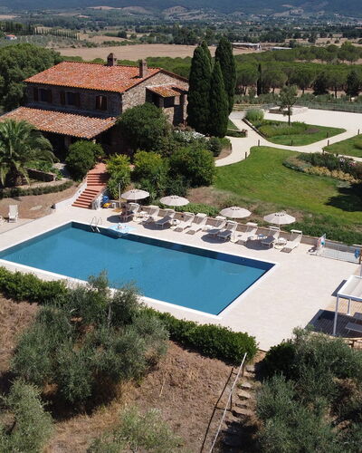 Campo Valerio: L'Eau, Propriété, Bâtiment, Plante, Bleu Azur, Arbre, Botanique, Piscine, Loisir, Zone Résidentielle