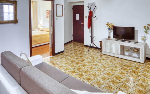 Nina Home - Levanto: Propriété, Cabinetry, Bâtiment, Confort, Design Intérieur, Sol, Bois, Porte, Sol, Maison