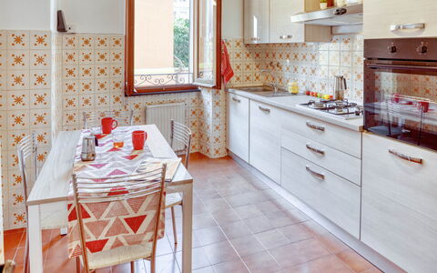 Nina Home - Levanto: Robinet, Cabinetry, Meubles, Évier, Comptoir, Bâtiment, Tiroir, Luminaire Plomberie, Cuisine, Design Intérieur