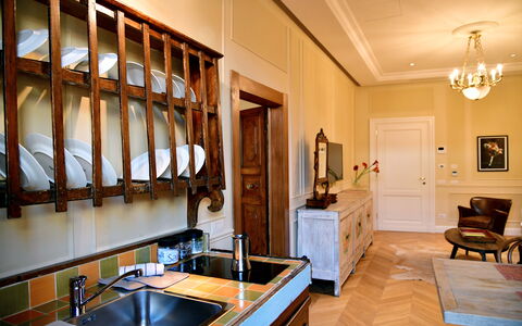 Appartamenti Troise: Evier, Meubles, Comptoir, Cabinetry, Évier, Cadre, Robinet, Design Intérieur, Bois, Cuisine