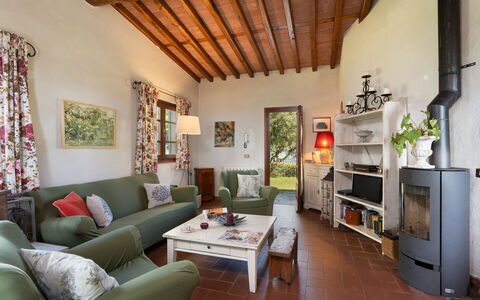 Villa Elisa: Meubles, Design Intérieur, Mur, Sol, Canapé, Chaise, Salon, Bois, Table, Pièce