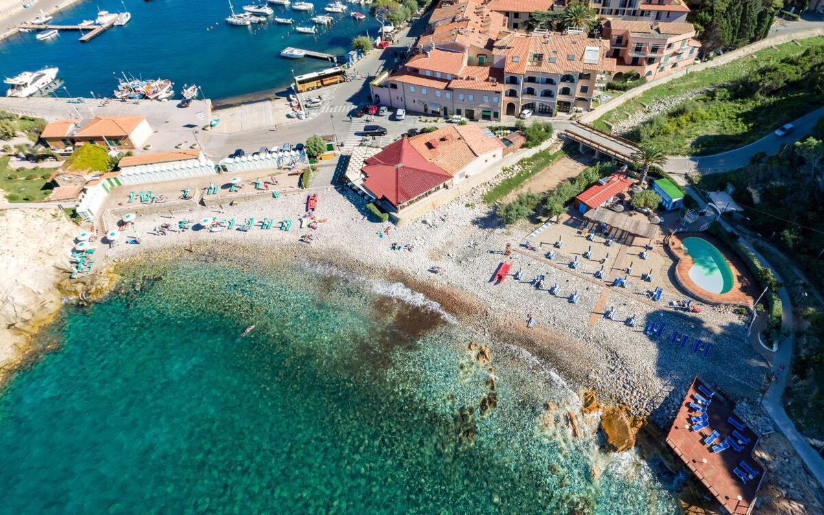 villa-il-cedro-marciana-marina-villa-external