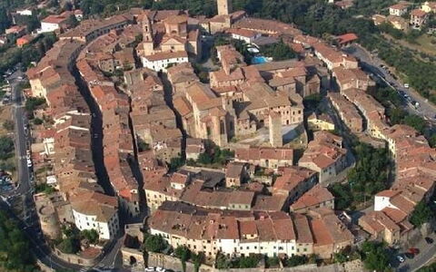 Residenza D'epoca: Bâtiment, Jour, Propriété, La Nature, Arbre, Maison, Design Urbain, Immobilier, Paysage, Ville