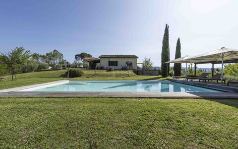 Casina Dell'acquaborra: Piscine, Biens, Ombre, Jardin, Aménagement Paysager, Mobilier De Jardin, Pelouse, Recours, Hacienda, Ferme