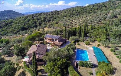 Casale Di Montali: Nuage, Ciel, Plante, Propriété, Montagne, Communauté Des Plantes, Bâtiment, La Nature, Paysage Naturel, Arbre
