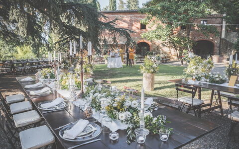 Castelletto Weddings And Events: Plante, Table, Propriété, Meubles, Vaisselle, Botanique, Chaise, Arbre, Bâtiment, Éclairage