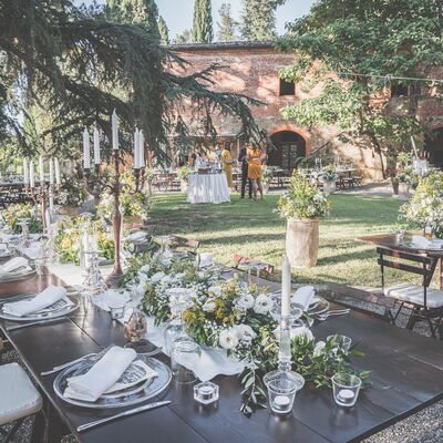 Castelletto Weddings And Events: Plante, Table, Propriété, Meubles, Vaisselle, Botanique, Chaise, Arbre, Bâtiment, Éclairage