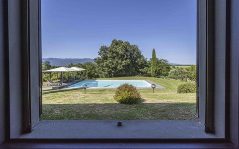 Villa Dell'acquaborra: Lot Terre, Ombre, Jardin, Pelouse, Aménagement Paysager, Piscine, Ferme, Arrière-Cour