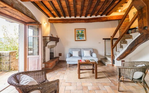 Villa Taragnano: Bâtiment, Meubles, Fenêtre, Chaise, Bois, Salon, Canapé, Design Intérieur, Sol, Table