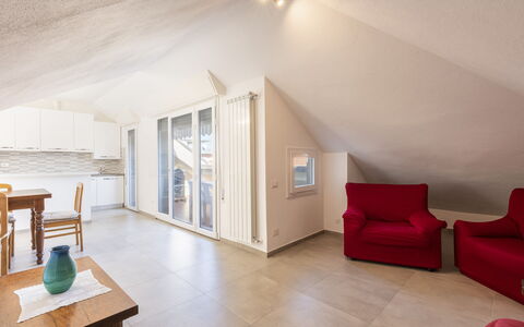 Casa Serchio: Table, Meubles, Confort, Bois, Design Intérieur, Canapé, Salon, Sol, Sol, Bâtiment