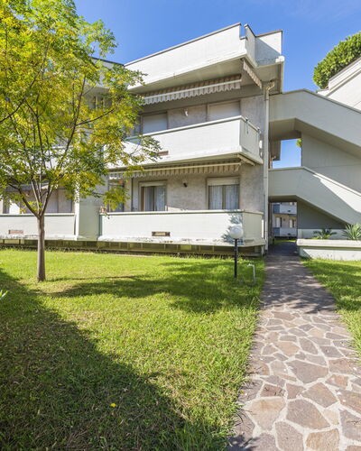 Casa Marina: Plante, Bâtiment, Propriété, Ciel, Fenêtre, Lot Terre, Maison, Herbe, Végétation, Design Urbain