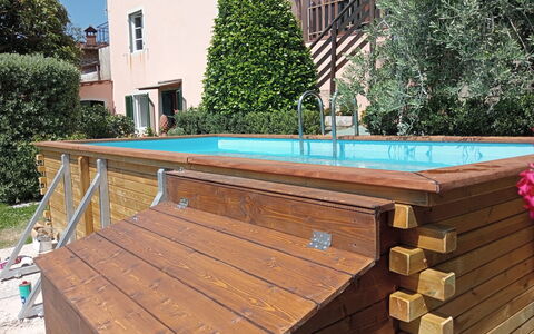 Alla Collina Del Sole: Bois, Piscine, Tache De Bois, Composite, Dur, Loisir, Planche, Plate-Forme, Contre-Plaqué, Ombre