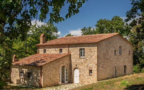 Villa Lucarella: Herbe, Arbre, Maison, Domicile, Chalet, Ferme, Façade, Zone Rurale, Biens