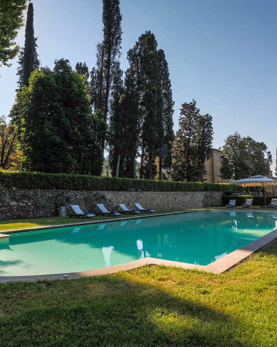 Villa Vaccoli: L'Eau, Ciel, Plante, Piscine, Bleu Azur, Paysage Naturel, Plan D'Eau, Arbre, Herbe, Ombre