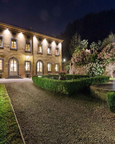 Villa Cantignano: Plante, Propriété, Ciel, L'Eau, Bâtiment, Vert, Arbre, Maison, Immobilier, Paysage Naturel