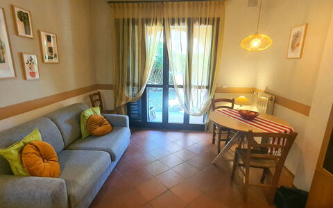 Bianca: Table, Meubles, Propriété, Canapé, Bleu Azur, Confort, Textile, Lampe, Rideau, Design Intérieur