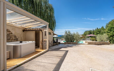 Villa Montone: Composite, Piscine, Recours, Ombre, Structure En Plein Air, Eco Hôtel, Jacuzzi, Mobilier De Jardin, Plante D'Appartement