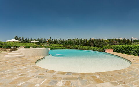 Sole Del Chianti: Ciel, L'Eau, Bâtiment, Piscine, Arbre, Maison, Plante, Loisir, Paysage, Immobilier